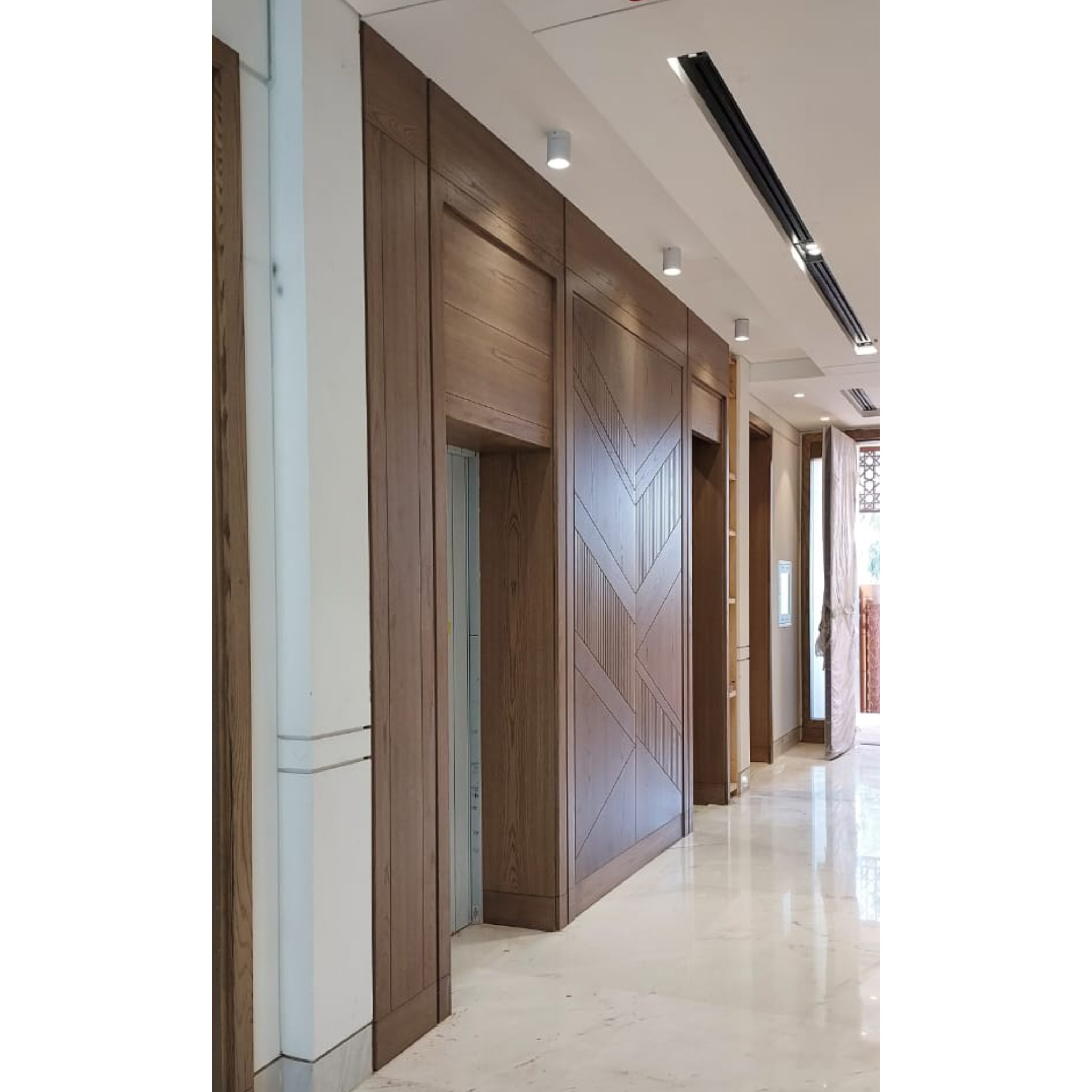 INTERNAL DOORS WITH WALL PANEL